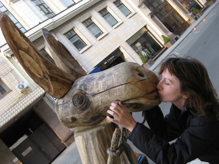 Я (праворуч)  і віслючок